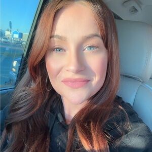 Meet your Posher, Tenea